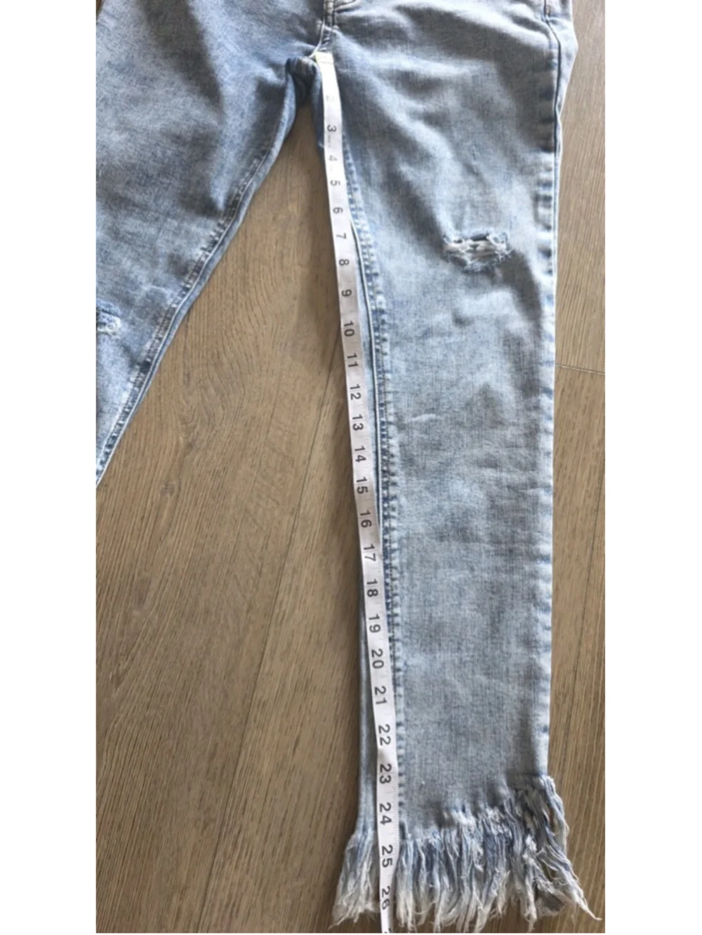 Free People Skinny Jeans 27x26 Acid Wash Distressed Raw Hem Ankle Boho Y2K Indie